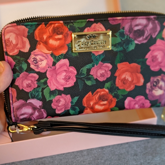 Juicy Couture Slide Around Wallet - Picture 4 of 6